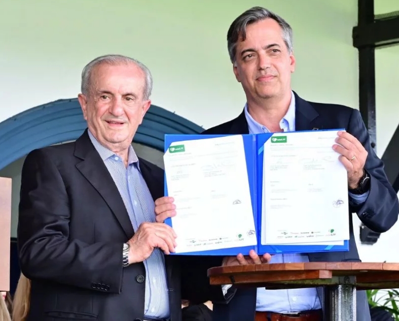 Rede ILPF e ABCZ assinaram neste sábado (26) na Expozebu acordo para estímulo à expansão do Sistema de Integração-Lavoura-Pecuária-Floresta em MG